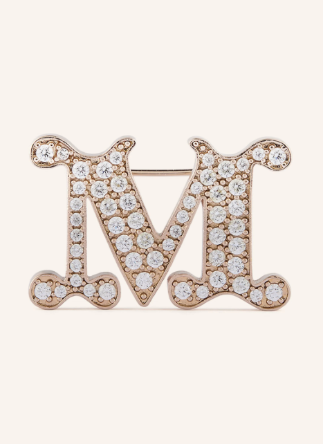 Eine goldfarbene Brosche in Form des Buchstabens „M“, die vollflächig mit klaren Strasssteinen besetzt ist.