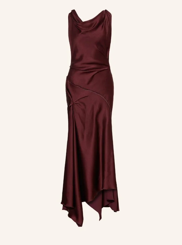 Elegantes Hochzeitsgast Kleid in Bordeauxrot aus Satin mit Wasserfallausschnitt und asymmetrischem Saum - Trend 2026