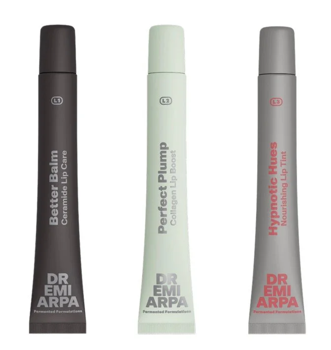 Lippenpflegeset von Dr. Emi Arpa: Entdecke Lavish Lips - Dein ultimatives Lip Trio mit fermentiertem Kameliensamenöl für volle, gepflegte und geschützte Lippen mit glossy Finish.