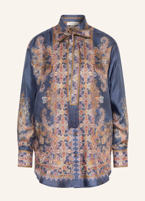 Dunkelblaue Seidenbluse mit Schluppe, Quaste und ockerfarbenem Paisleymuster