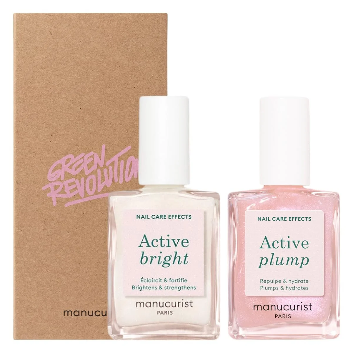 Zwei Nagellackflaschen von Manucurist vor braunem Karton „GREEN REVOLUTION“. Links die milchige Nuance „Active bright“, rechts das glitzernde Rosa „Active plump“. Beide mit weißem Deckel.