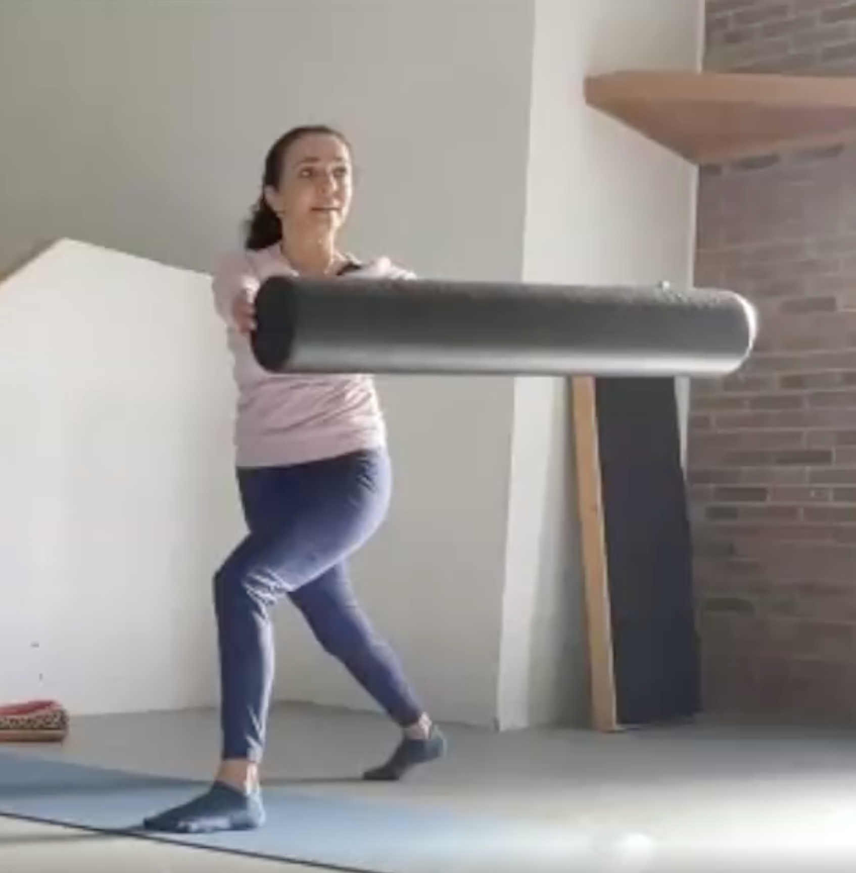 Foam Roller Warrior I Twist.png