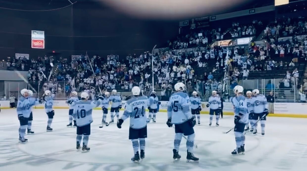 big win at the hanger! one more!
@pcolaiceflyers @greg_iceflyers @deshni5 #pensacola