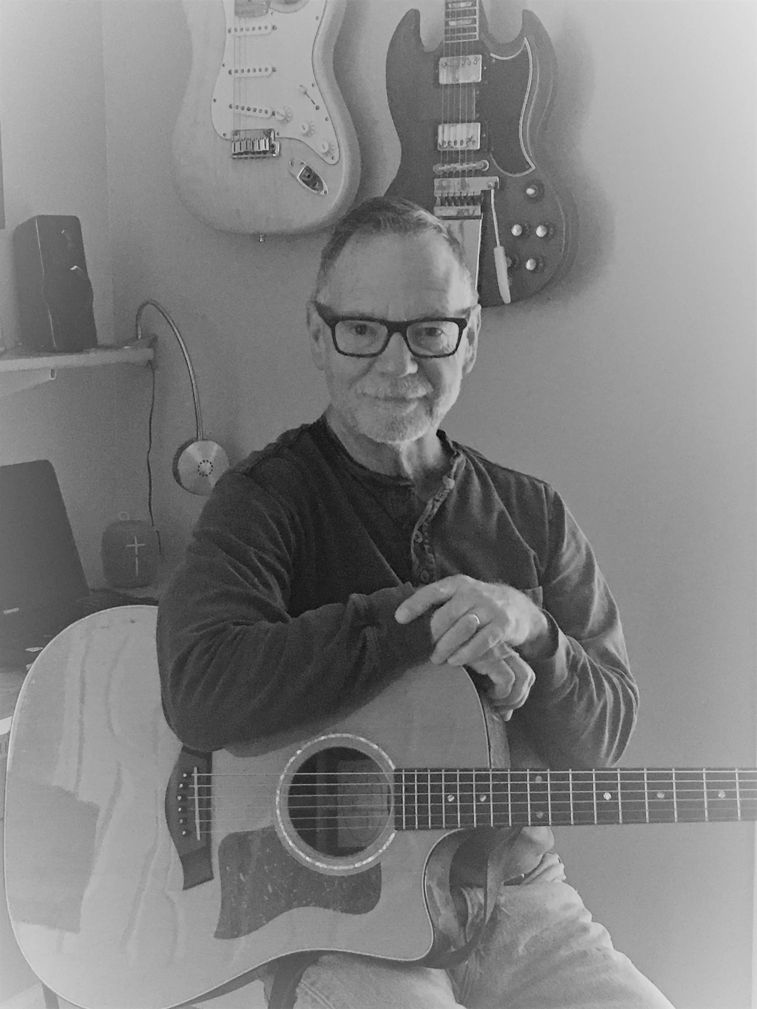Live Music: Tom Kurman Acoustic Rock