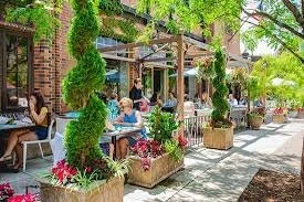 NIGHT ON THE TOWN: DINNER