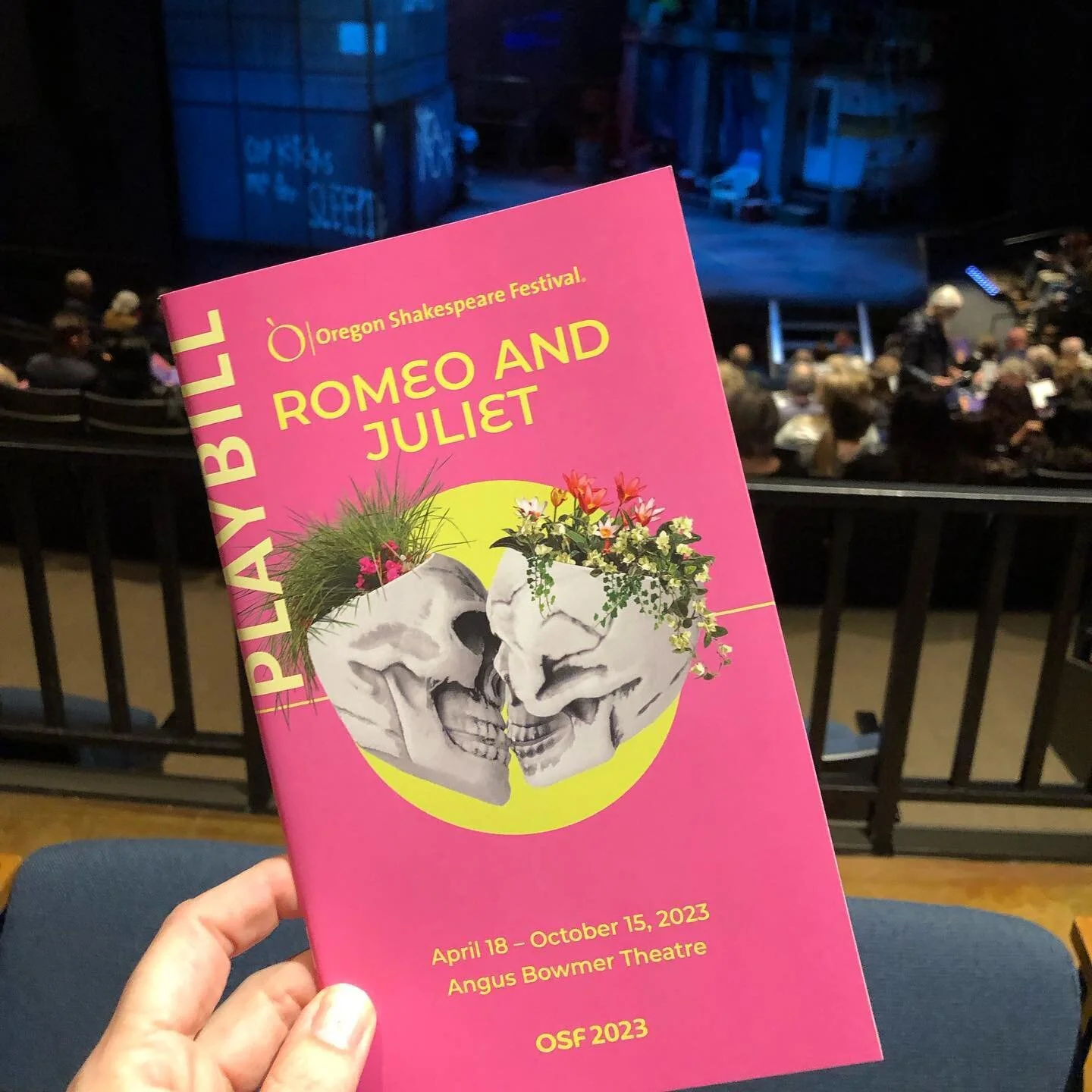 Nothin&rsquo; like a little midweek Shakespeare. Two houses, both alike in dignity. Very clever concept and set design. All around solid performances. The Nurse was a standout for me. Juliet was also amazing. 

#osfashland #shakespeare #romeoandjulie