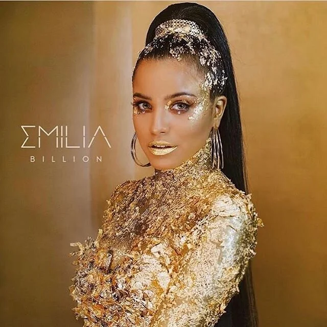So in love with this song! 🔥🔥🔥@emiliamernes You killed it. Go listen on all platforms!!! Dream Team  @mechipieretti @chazmishan @johanerrami @thisisjoeyg @ariblitz @sonylatin .
.
.
#sonylatin#newmusicfridaylatin #bill&iacute;on #Emilia #million