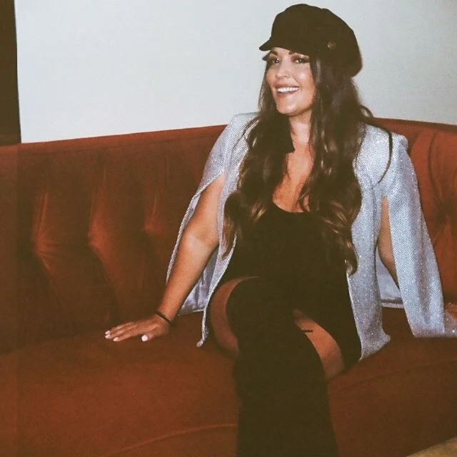 There is nothing like being Home and sleeping in my own BED!!! Raise your hand if you feel me 🙋🏻&zwj;♀️I love traveling. But I&rsquo;m home in LA for a bit. .
.
.
Here is a photo from one of the travels in Miami. 📸 cred: @aniacopian @wmiamihotel @