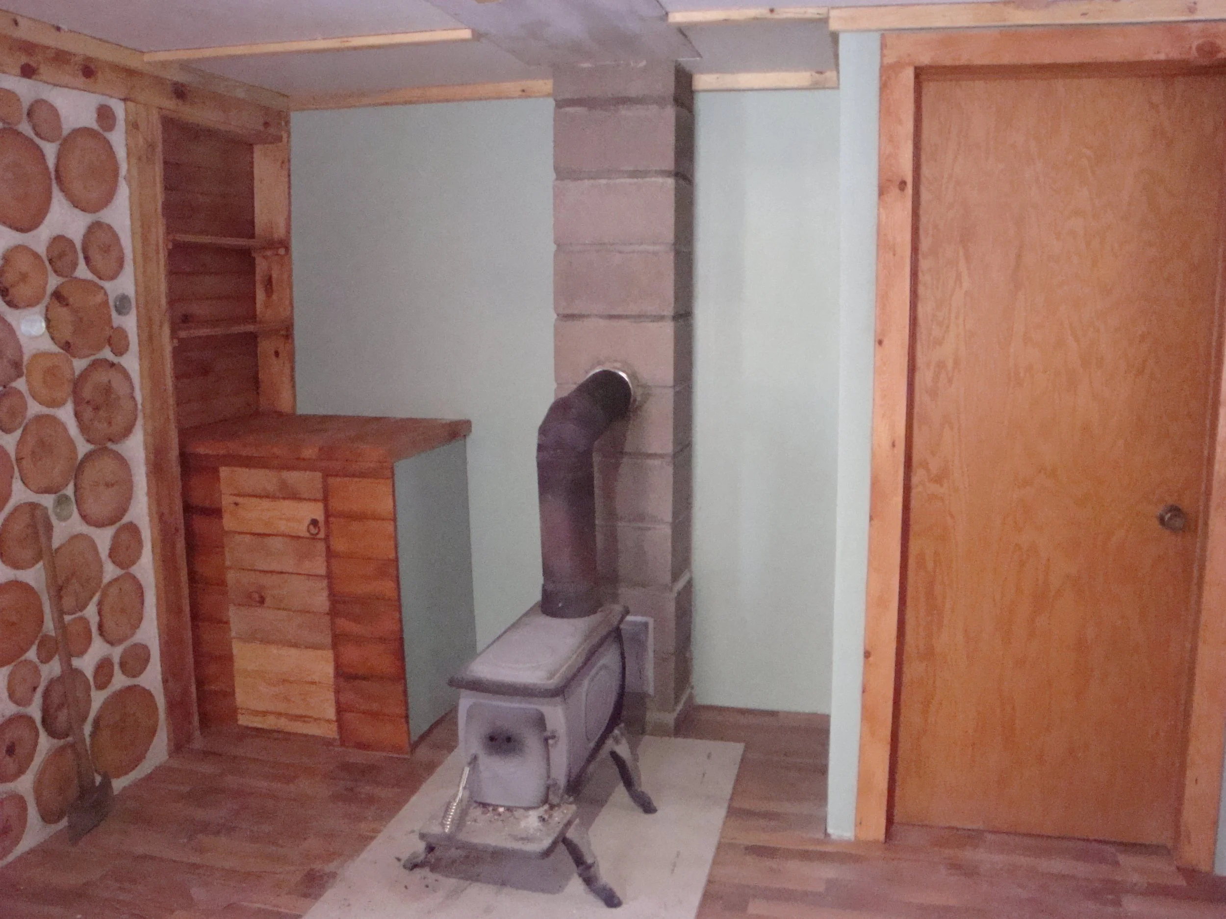 east side cabin inside.JPG