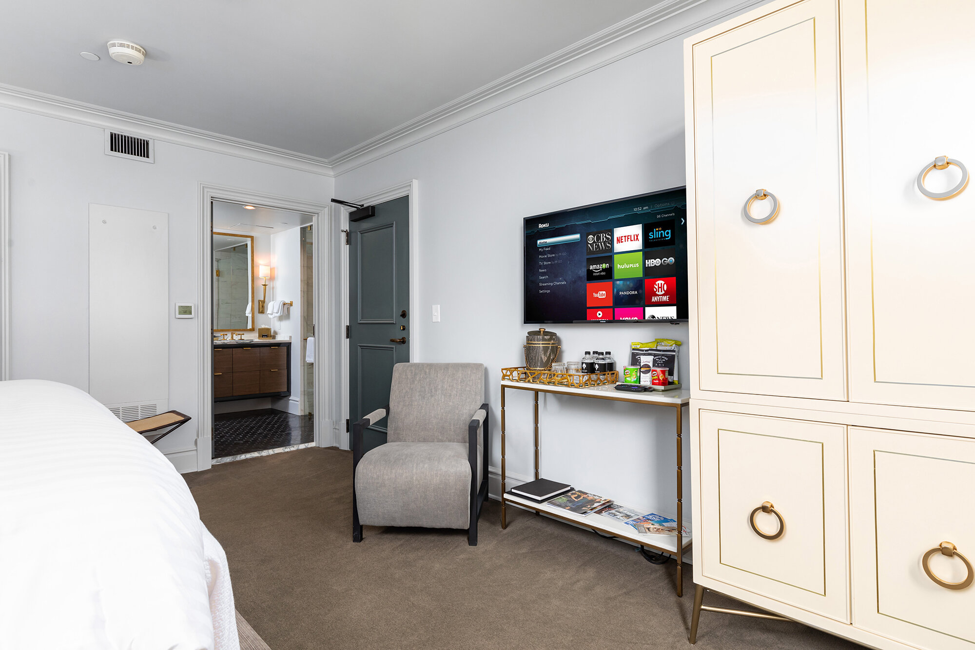 COMMERCIAL-JohnHandHotel_037_COLOR.jpg