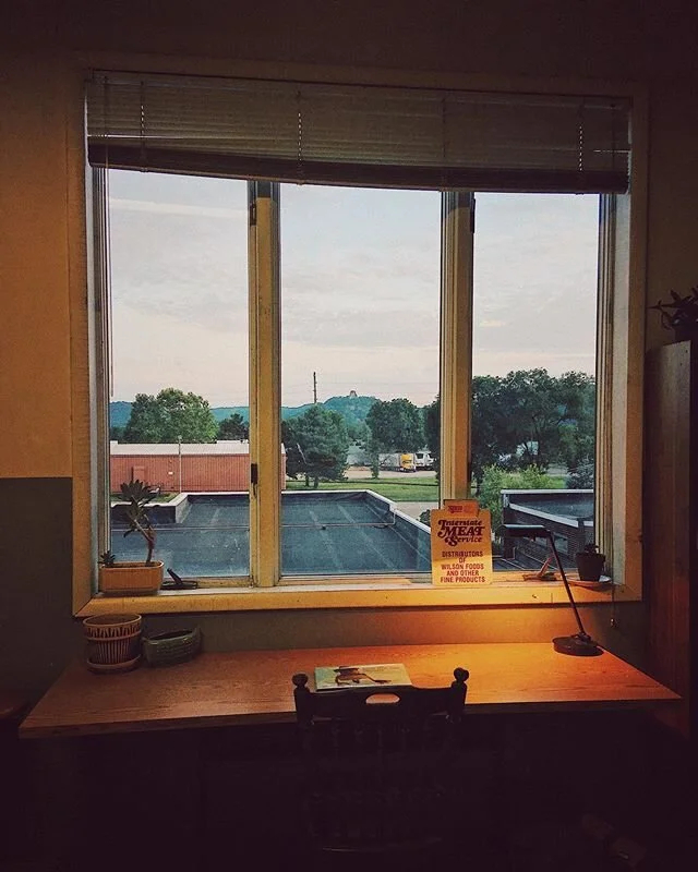 having (mostly) a lot of fun setting up my new workshop so I can ramp up puppety production on monday. just for your FYI