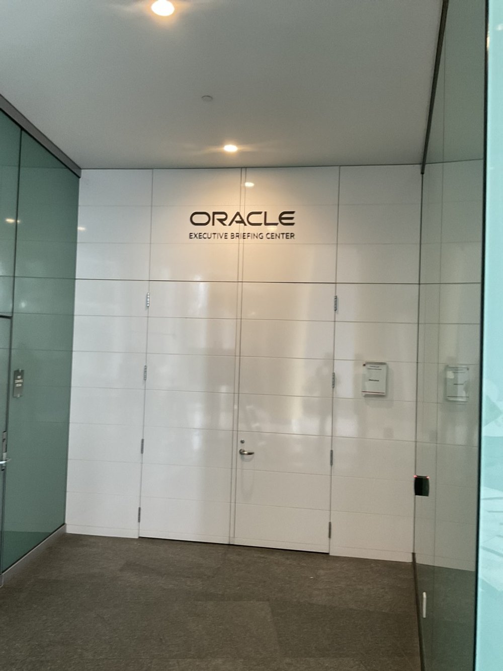 Oracle Executive Breifing Center 4.jpg