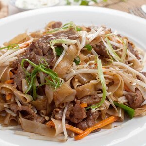 Beef-Stir-Fry-with-Rice-Noodles.jpg