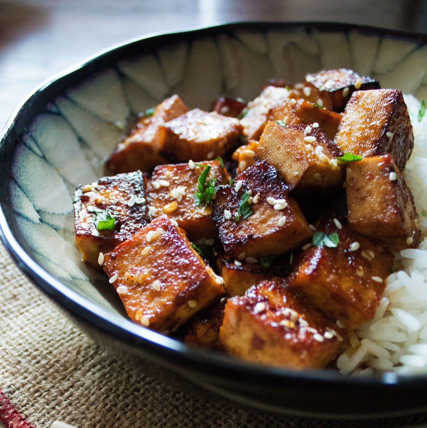 Sweet and Savory World of Honey Garlic Tofu⁠
Get ready to tantalize your taste buds with our Honey Garlic Tofu recipe&mdash;a delightful mix of sweet, sticky honey and aromatic garlic that turns simple tofu into a mouthwatering masterpiece.⁠
⁠
Ingred