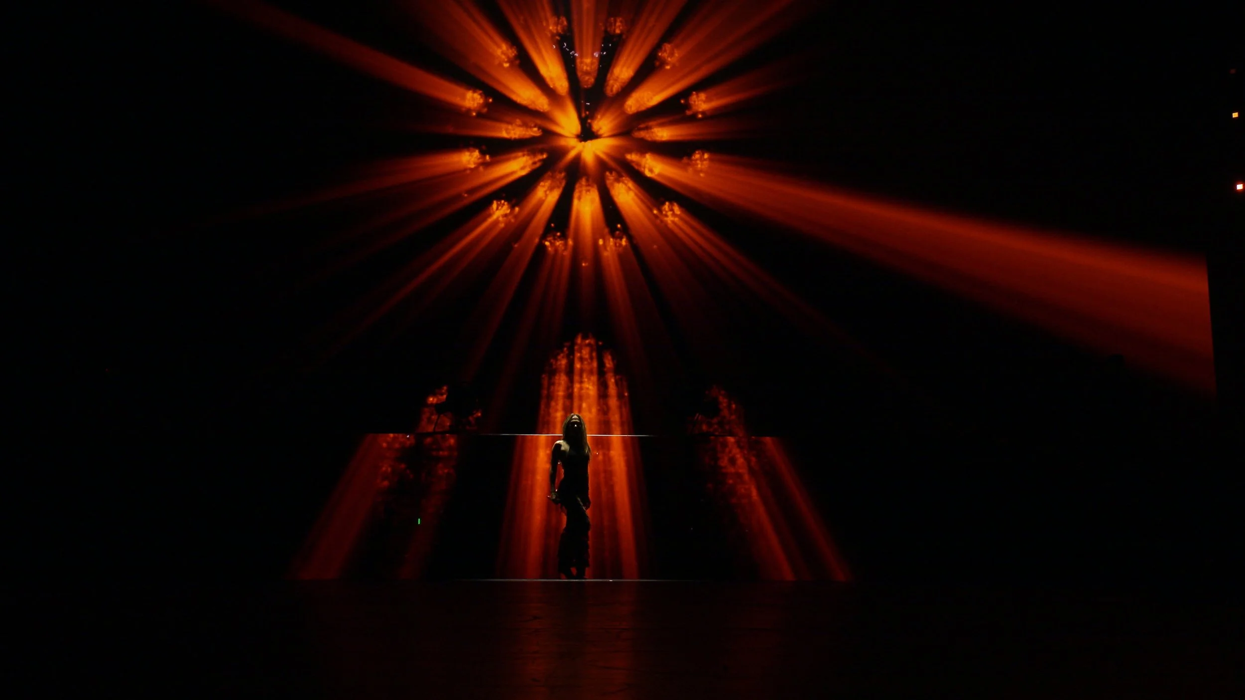 JLo Warsaw 1_1.17.1.jpg