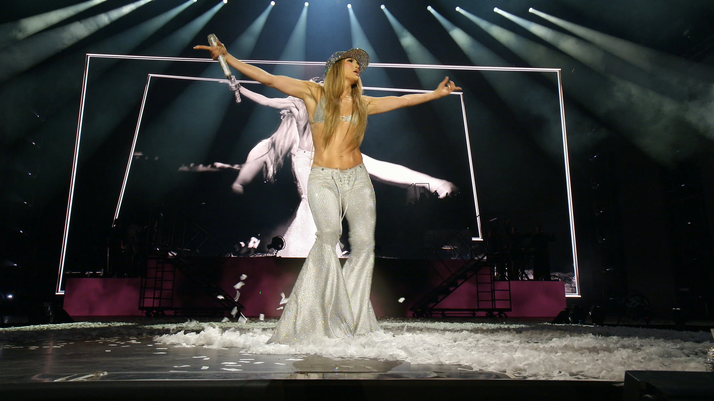 JLo Warsaw 1_1.21.1.jpg