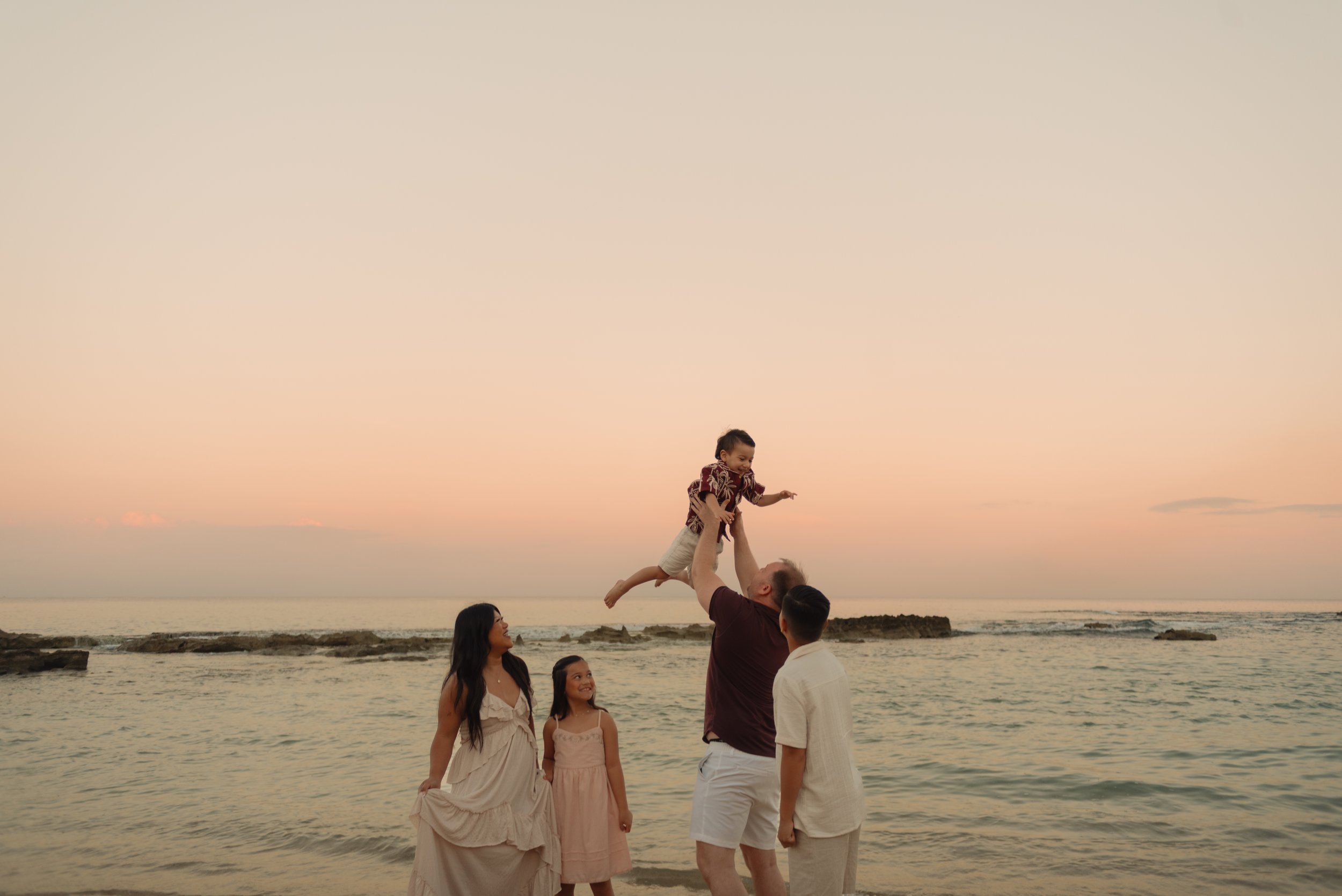 koolina family session, oahu hawaii, disney aulani family beach, oahu hawaii family photographer