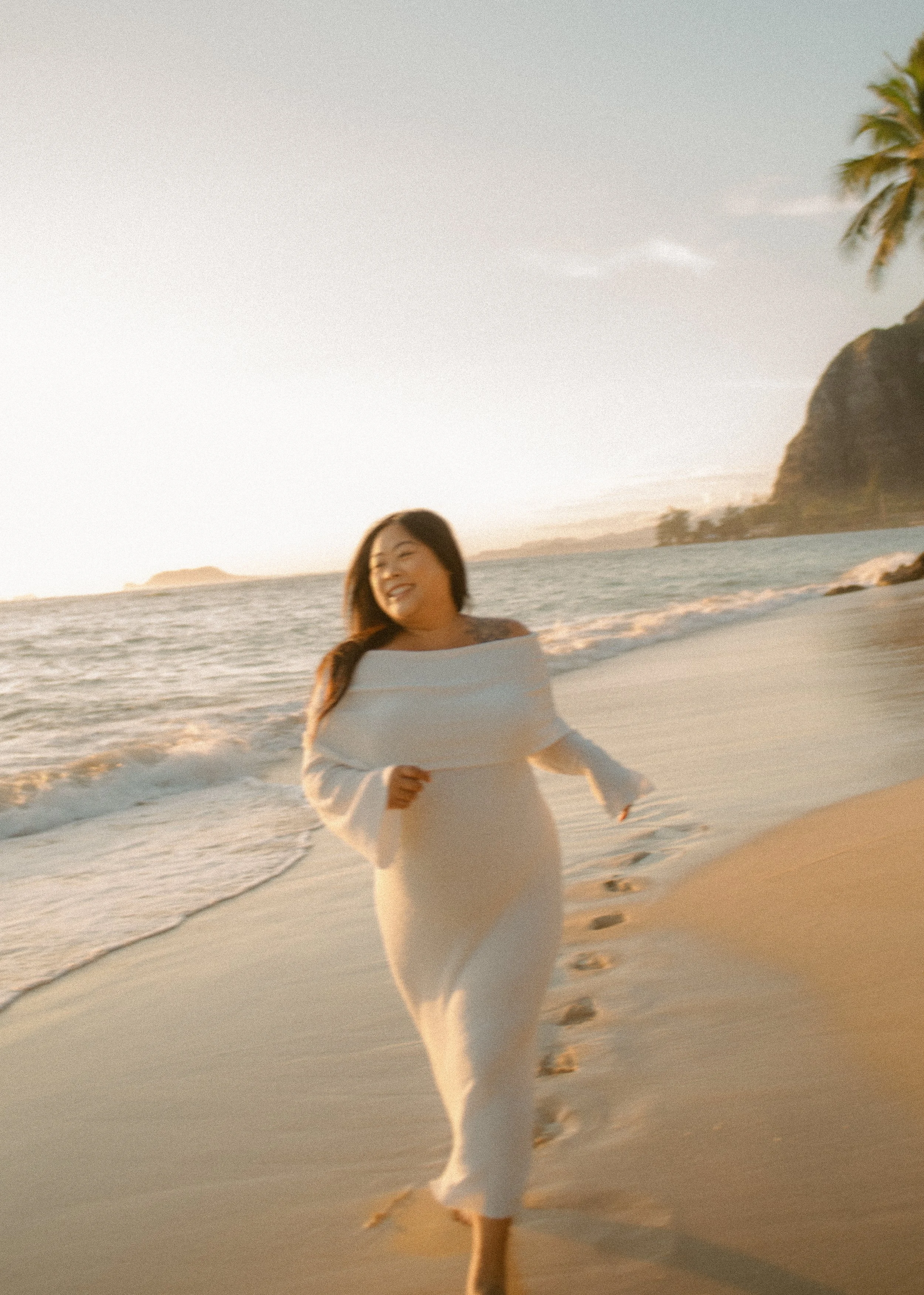 oahu hawaii maternity beach photographer - babymoon kualoa by isirie-7.jpg