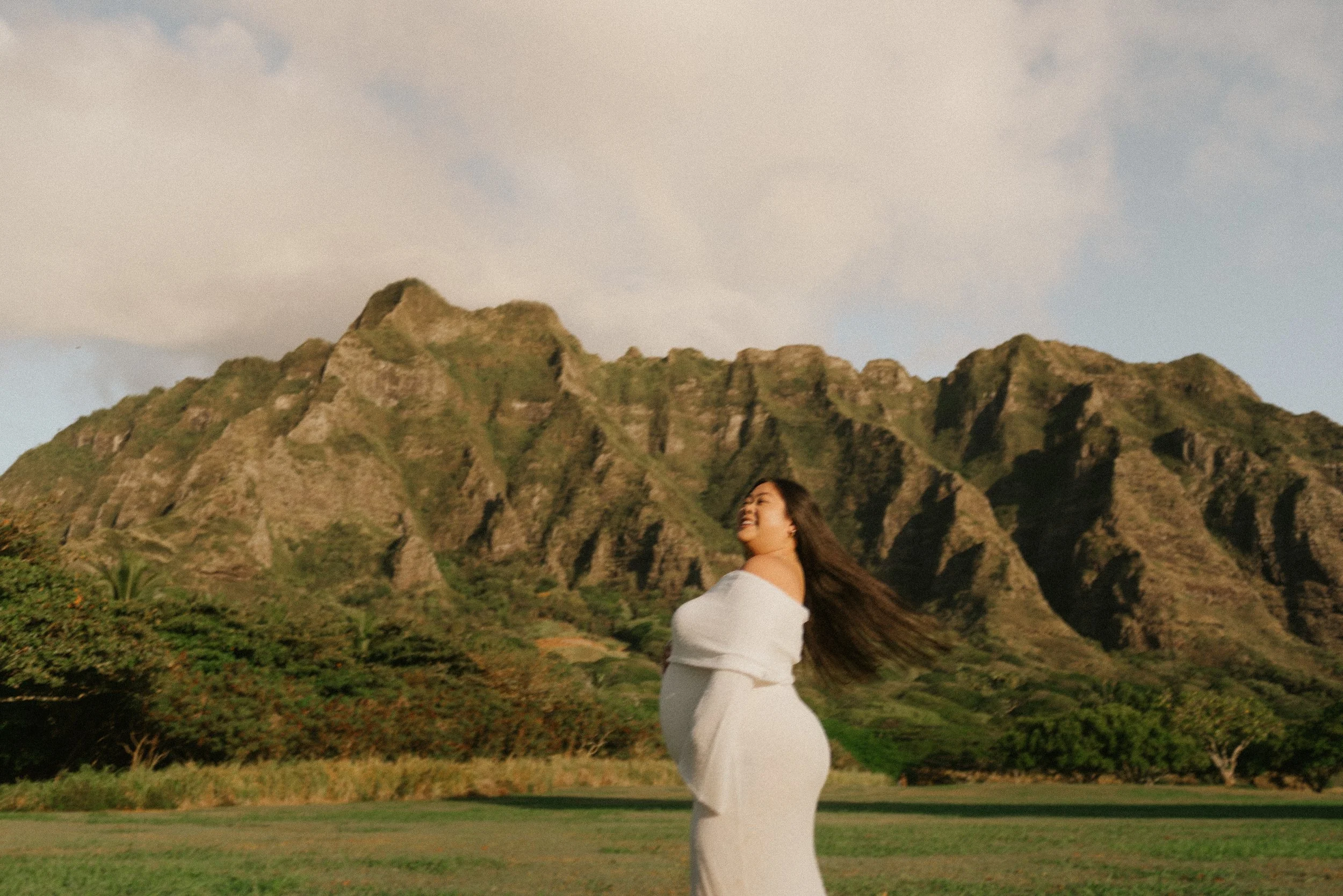 Hawaii Babymoon Maternity Session at Kualoa