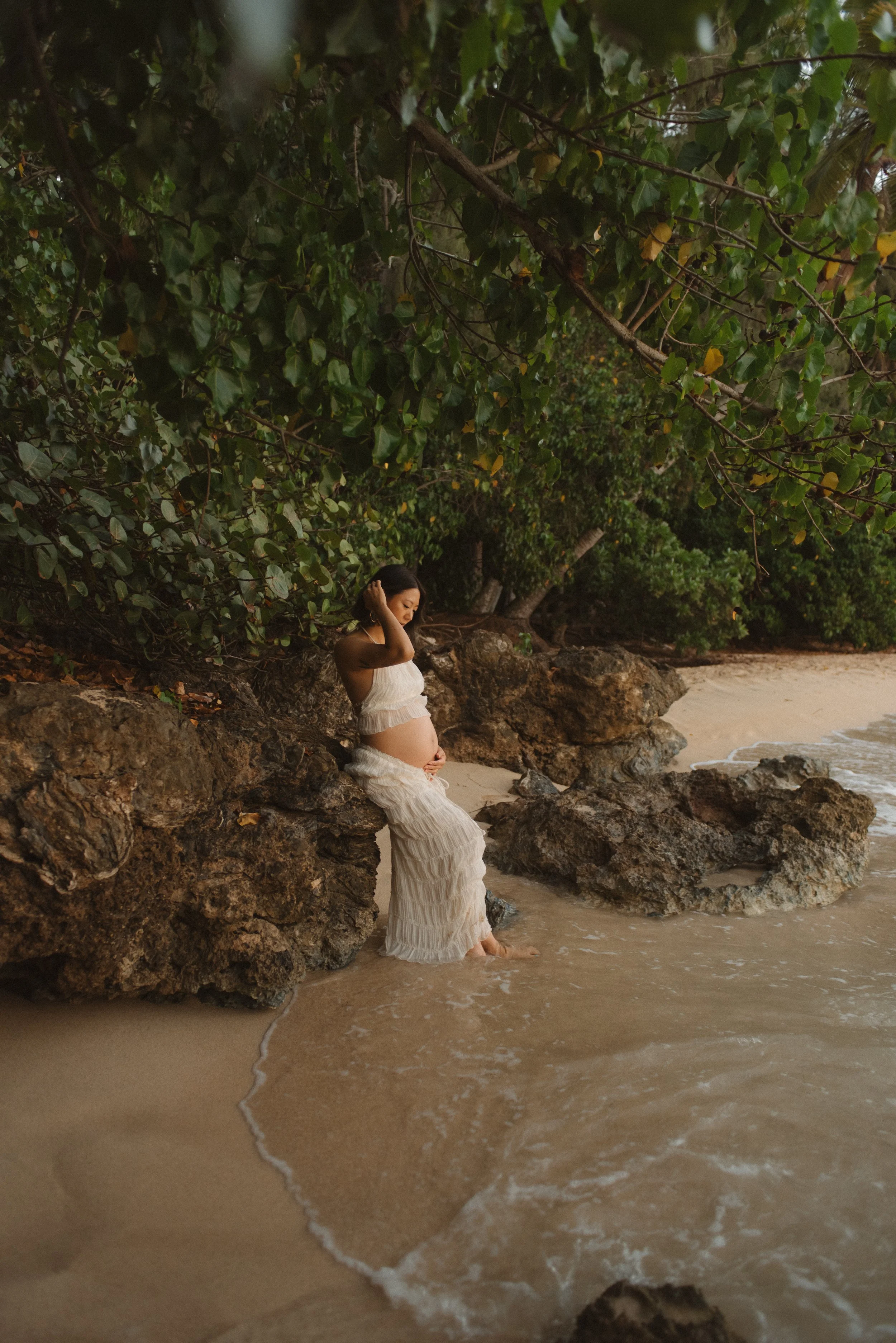 oahu hawaii maternity photographer-babymoon-by isirie-18.jpg