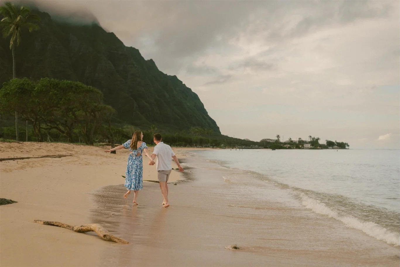the season of surprise proposals has come upon me 🤌congratulations to k &amp; c!!
.
.
.
. 
.
Oahu Hawaii Engagement Photographer | Hawaii Proposal Photographer | Oahu Engagement Photographer #hawaiiphotographer #hawaiiproposal #hawaiiengagementphoto