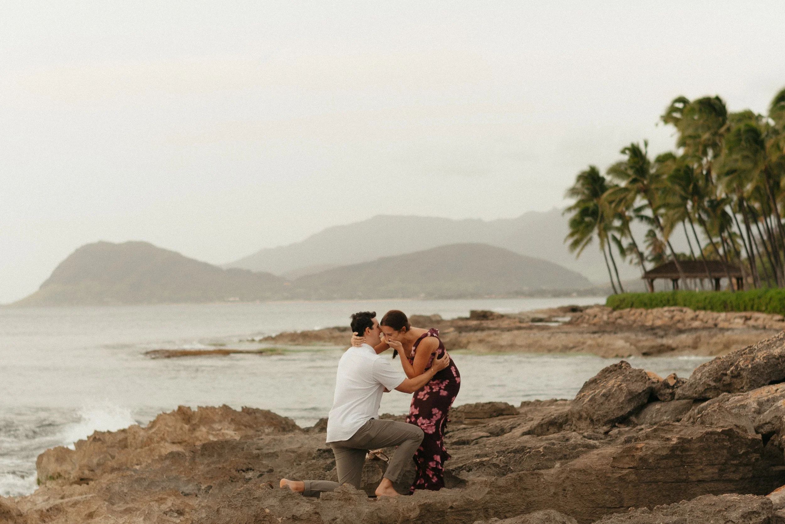 hawaii-proposal-photographer-suprise-oahu-engagement-3.jpg