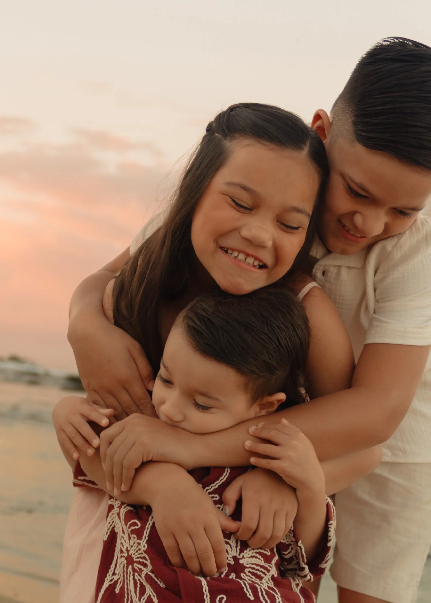 oahu hawaii sunrise beach family photographer-13.jpg