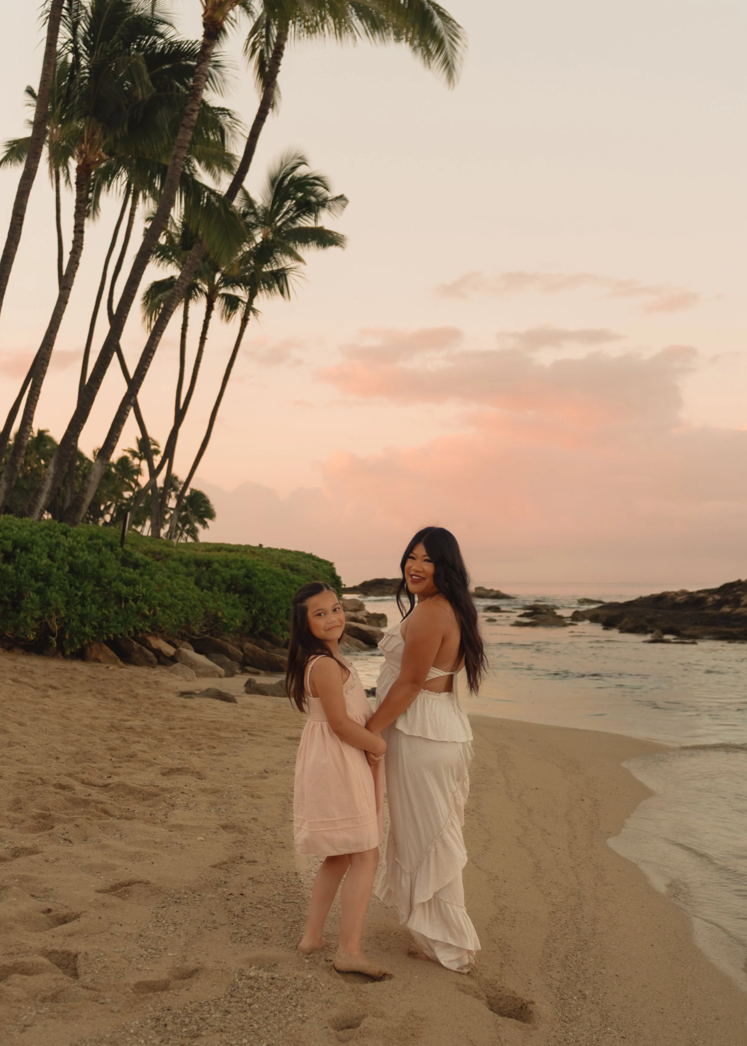 oahu hawaii sunrise beach family photographer-10.jpg