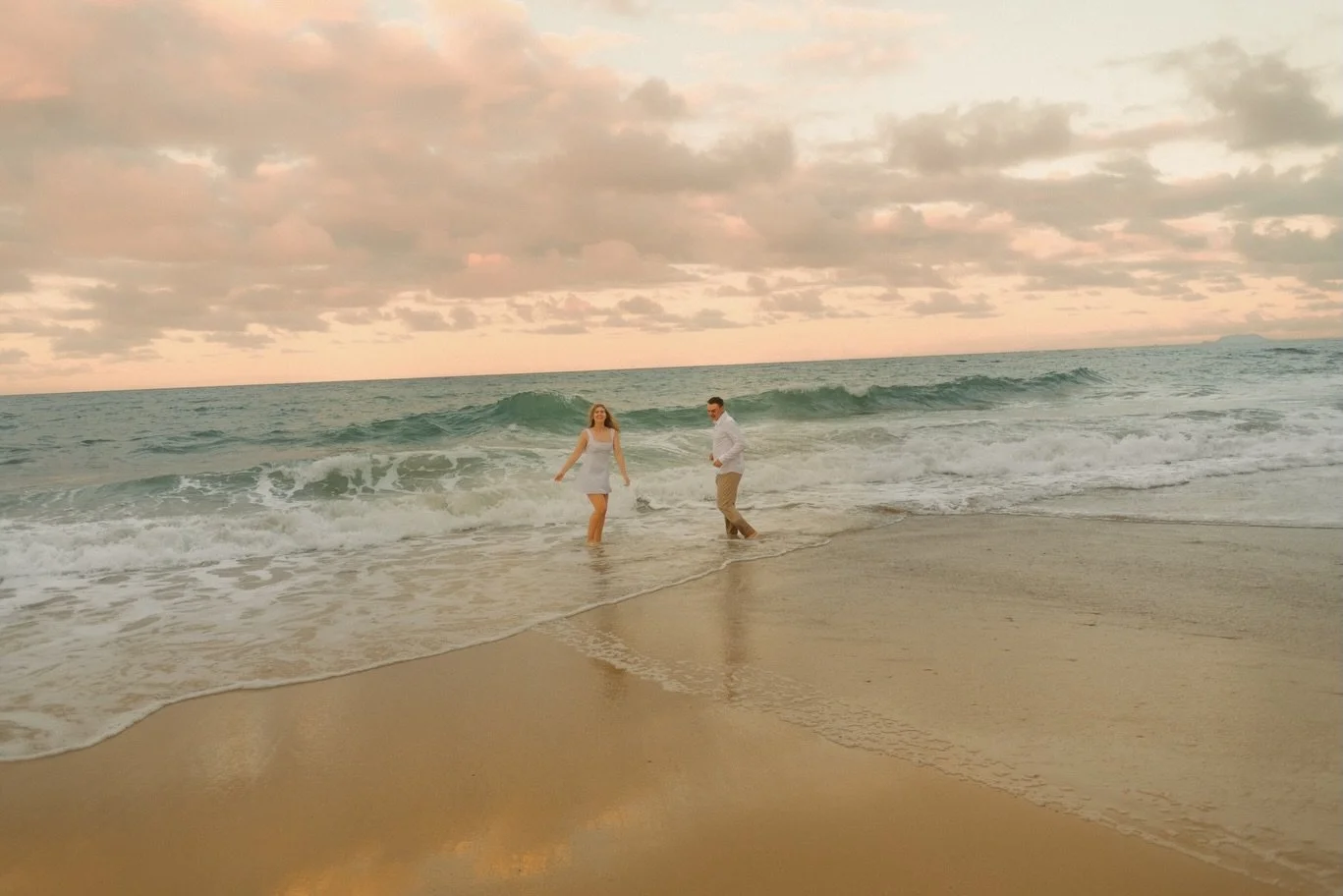 a fun sunset couples session with ashley &amp; drew before they set off to their next destination 🌊
.
.
.
. 
.
Oahu Couples Photographer | Hawaii Couples Photographer | Oahu Engagement Photographer | Hawaii Engagement Photographer | Hawaii Maternity