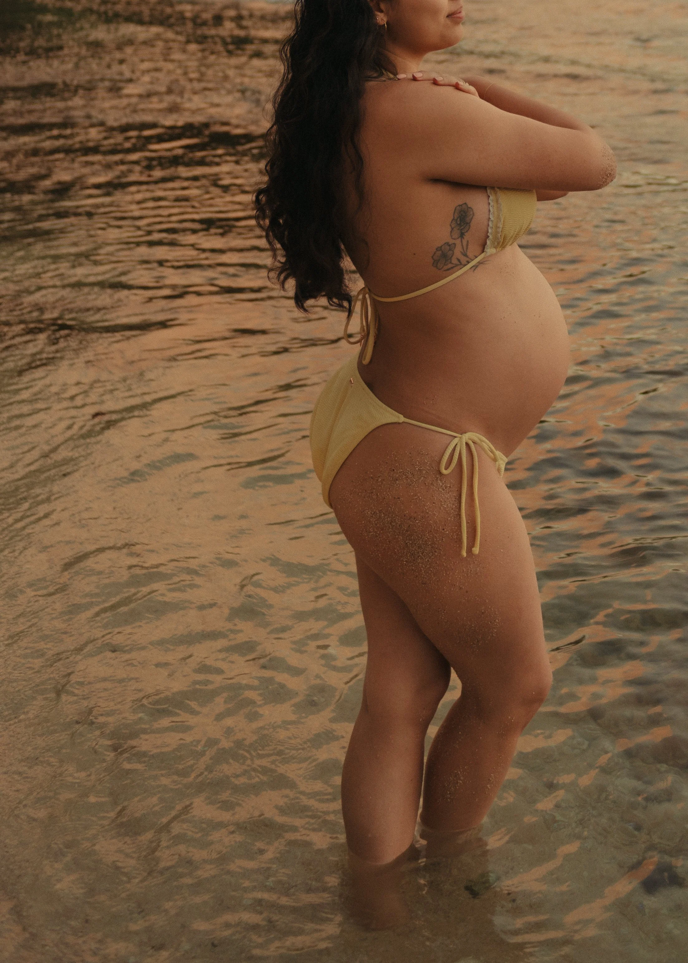 Oahu Hawaii Maternity Photographer by IsIrie