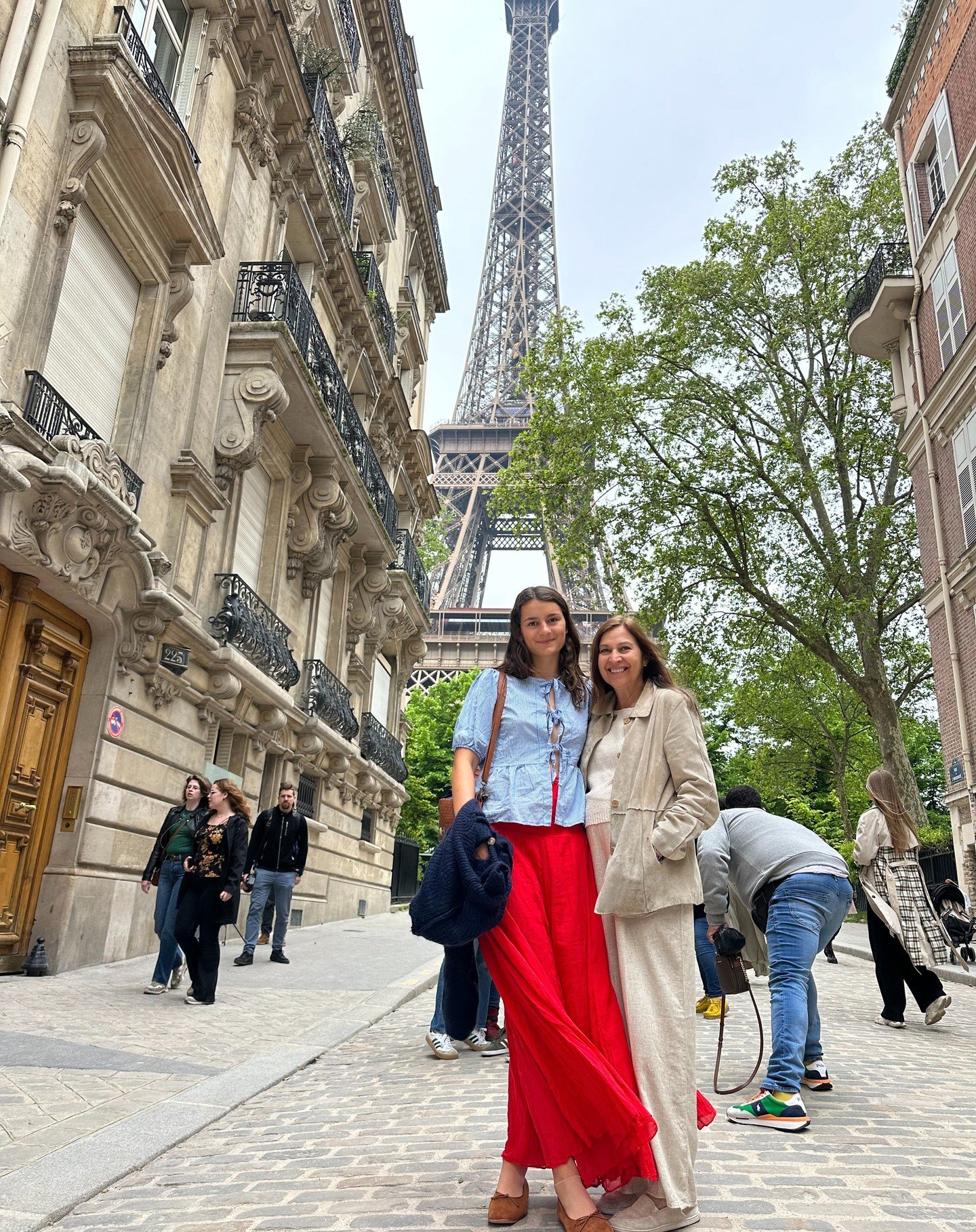 Even we can&rsquo;t resist a trip to Paris once in a while! ✨💖👯&zwj;♀️

Eleni, one of our team members, is enjoying the fun experiences our clients have been raving about! 🇫🇷🌻 

https://tournesoltravel.com/

#tourismefrance #francetourisme #visi
