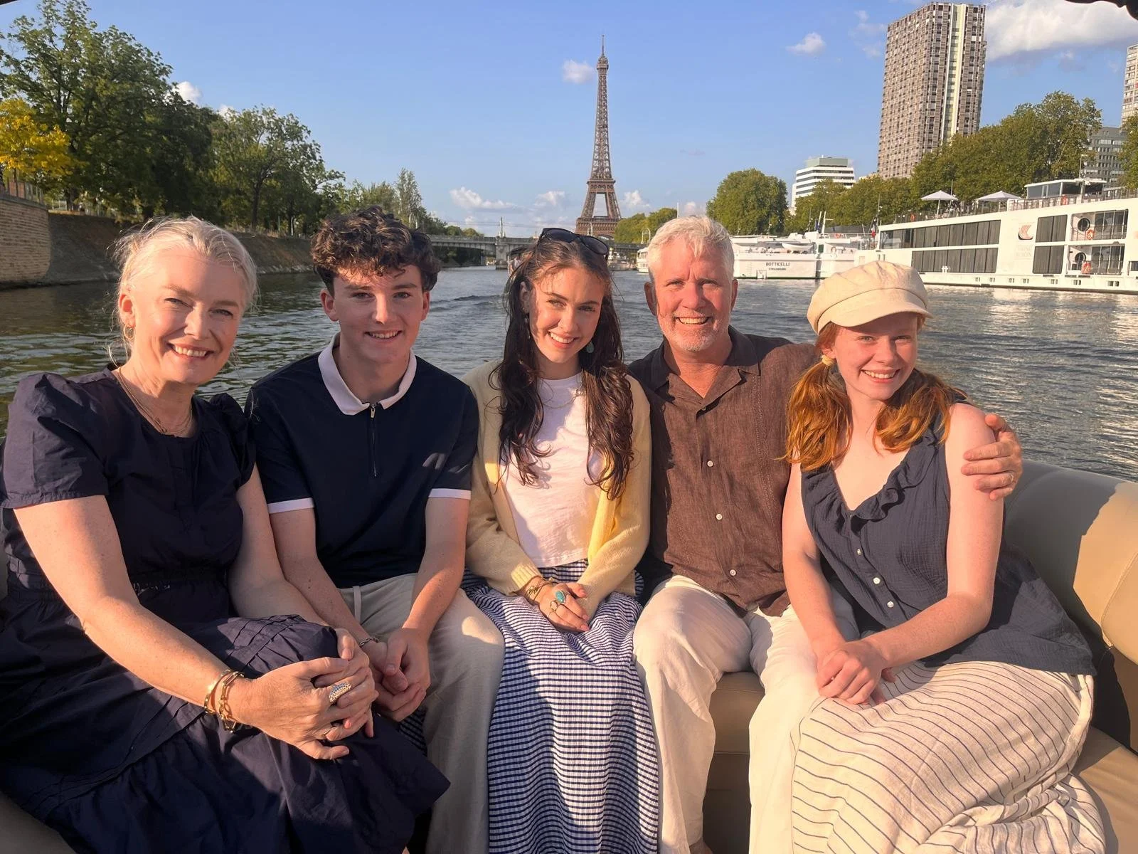 Kathleen&rsquo;s private Seine cruise was pure magic - gliding past Paris&rsquo;s iconic landmarks, surrounded by the people she loves most. &hearts;️✨

That&rsquo;s the kind of moment we live for! 🌻

#tourismefrance #francetourisme #visitfrance #fr