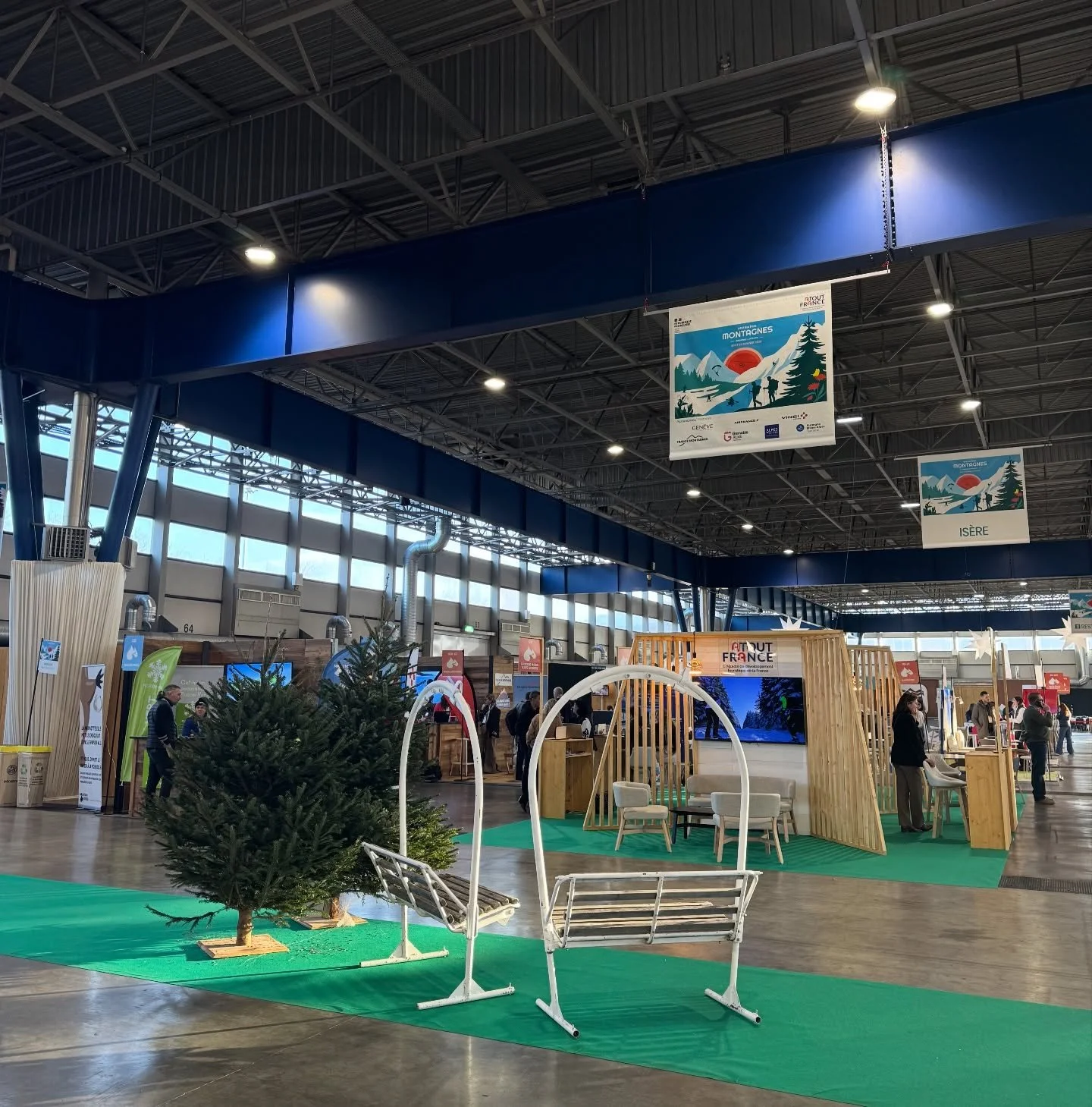 Exploring the heights of France! 🏔️ 

We had an amazing time at Destination Motagnes by Atout France dedicated to mountain destinations, connecting with partners and discovering the best experiences the French Alps and beyond have to offer. 🇫🇷