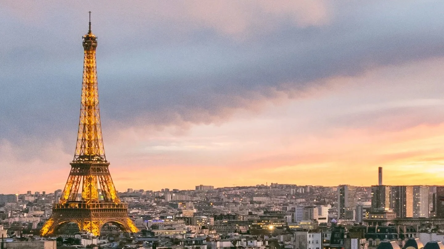Your hack to having a better Eiffel Tower experience&hellip;Madame Brasserie. ✨🍽️

Dining at Madame Brasserie offers a relaxed, crowd-free Eiffel Tower experience with incredible views, without the long lines and high costs of going all the way to t