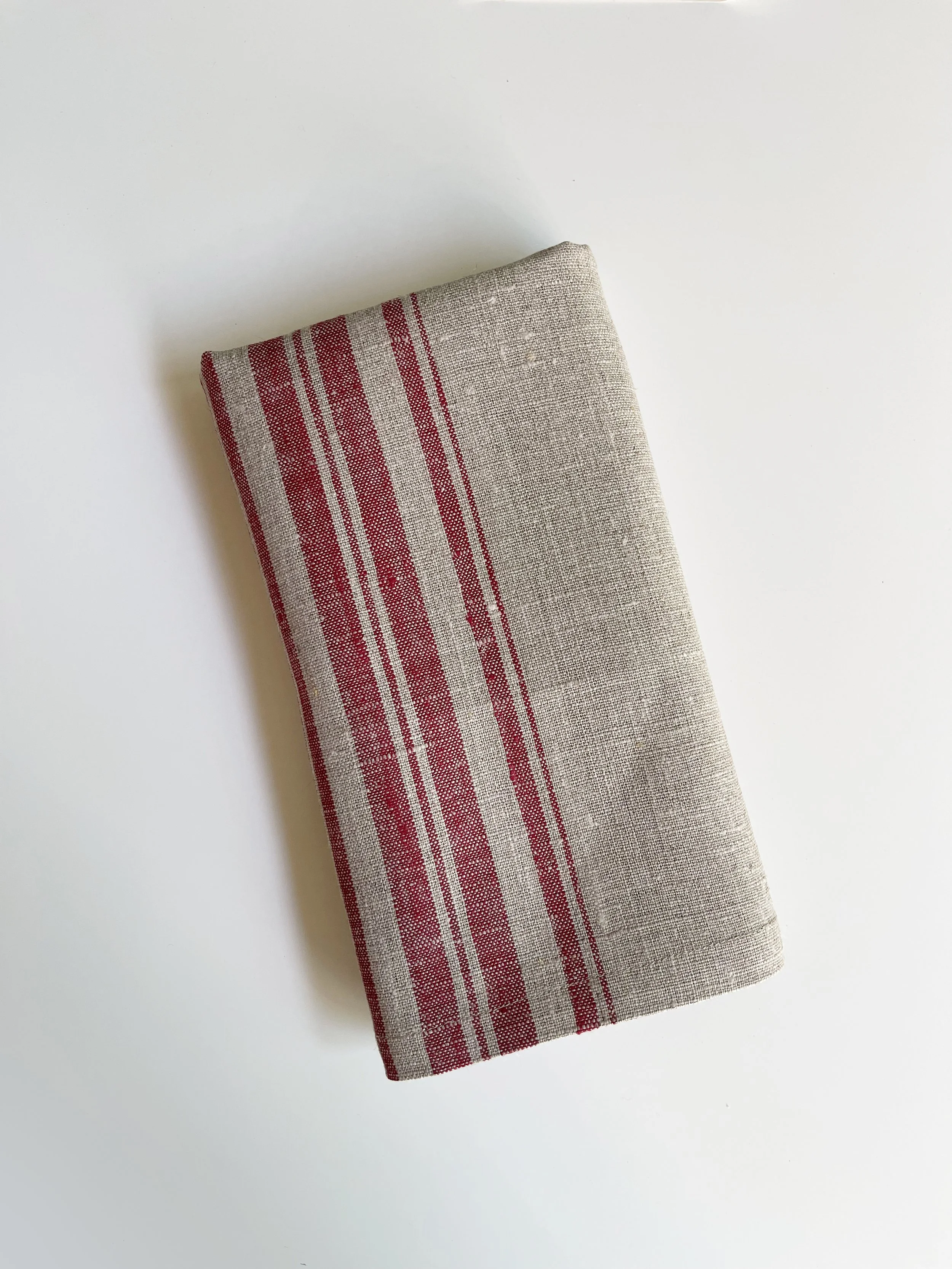 BASQUE NAPKINS_red hero.jpg