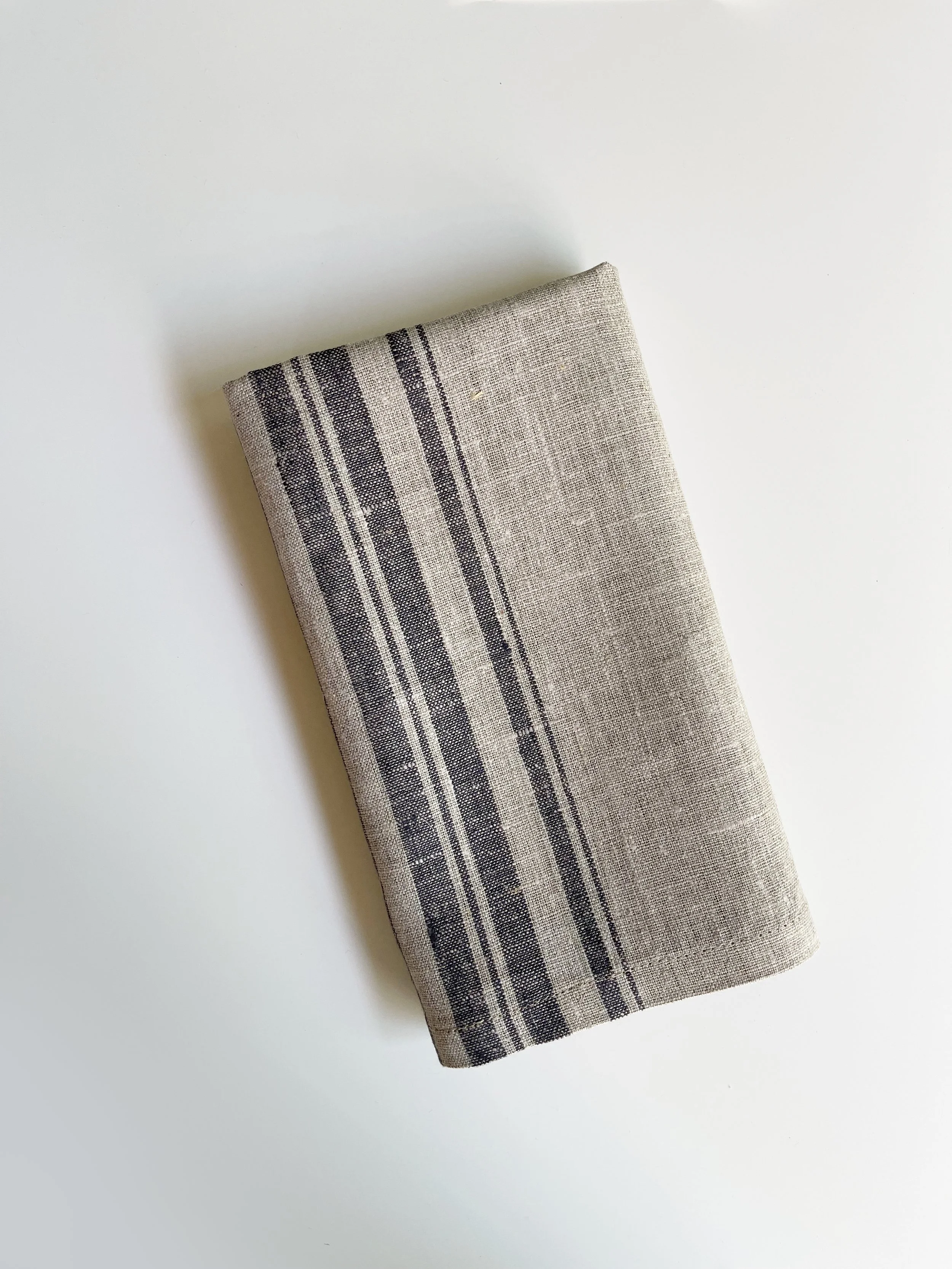 BASQUE NAPKINS_charcoal hero.jpg