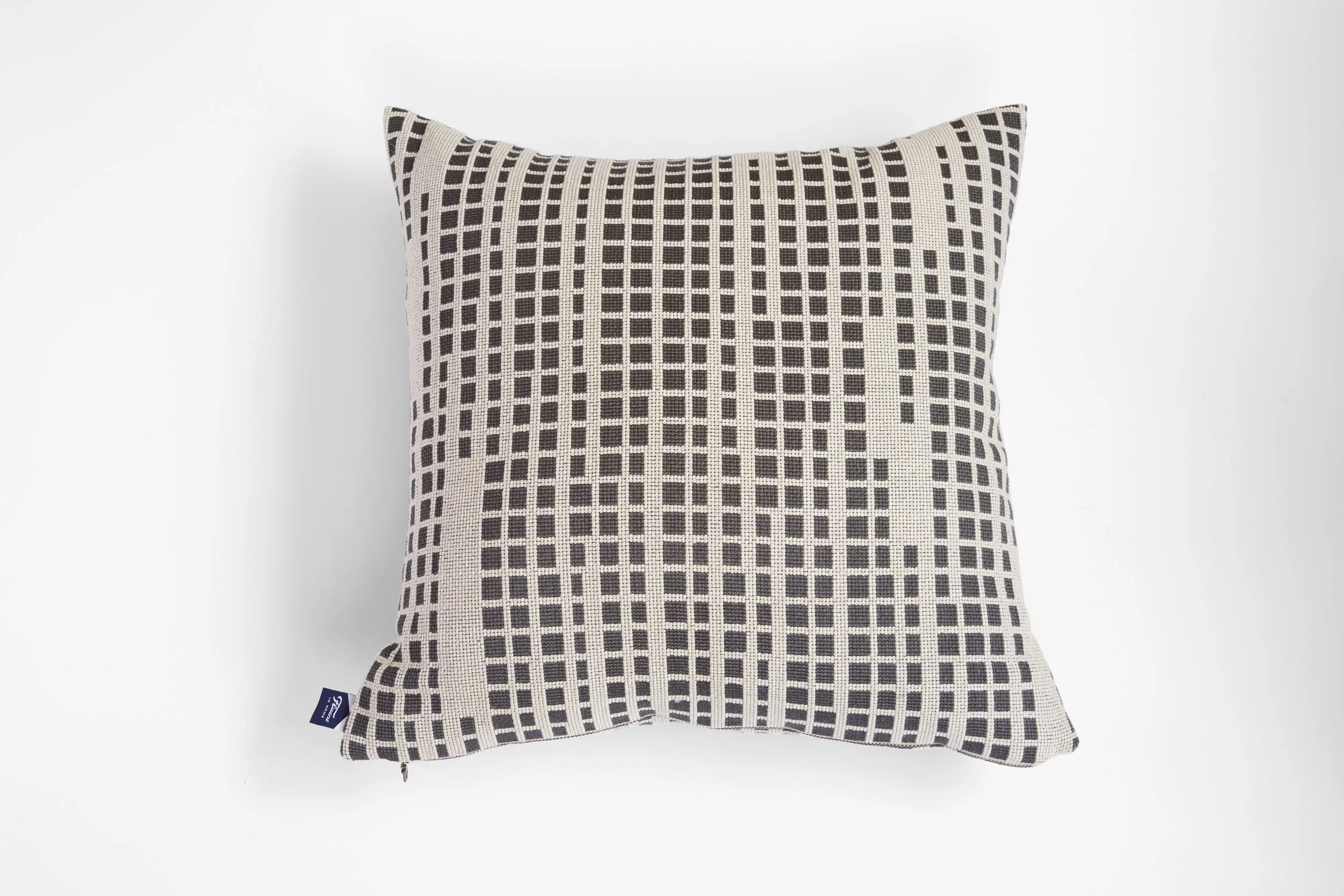 PILLOW 27