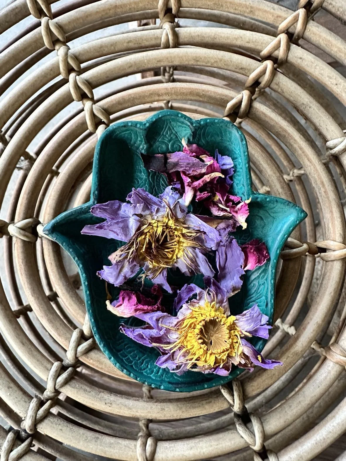 Ritual plate - Hamsa hand 3.jpg