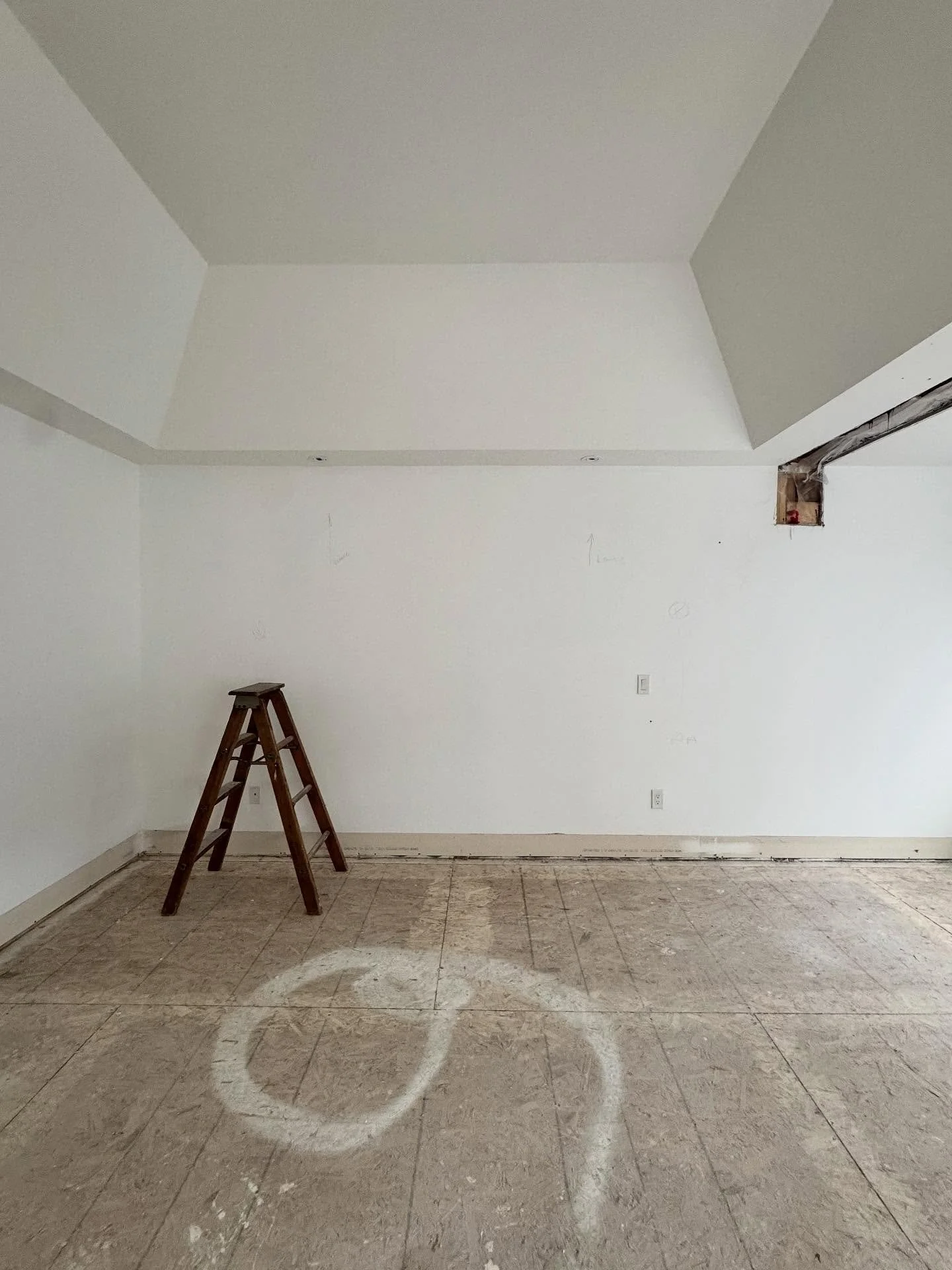 Here is another project in the works! It&rsquo;s always exciting to stand in an empty room and imagine everything it&rsquo;s about to become!

#storicadesignstudio 
#homereno 
#renovationproject 
#kingcitydesigner