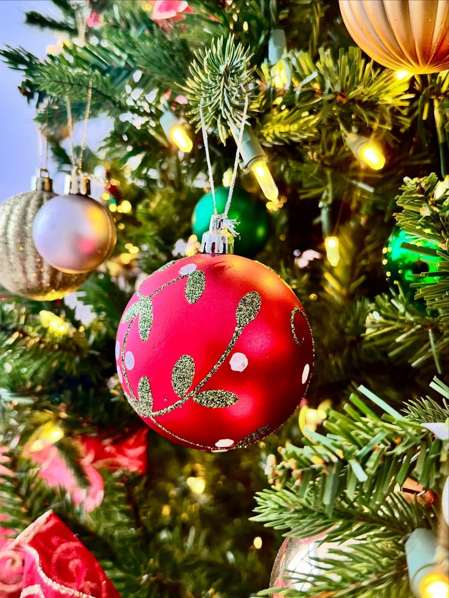 The holiday season is just around the corner!
Wishing you a joyful, peaceful time filled with warmth, light, and time to slow down and enjoy what matters most. Happy Holidays from all of us at Storica!

#storicadesignstudio 
#holidayhome 
#winter 
#h