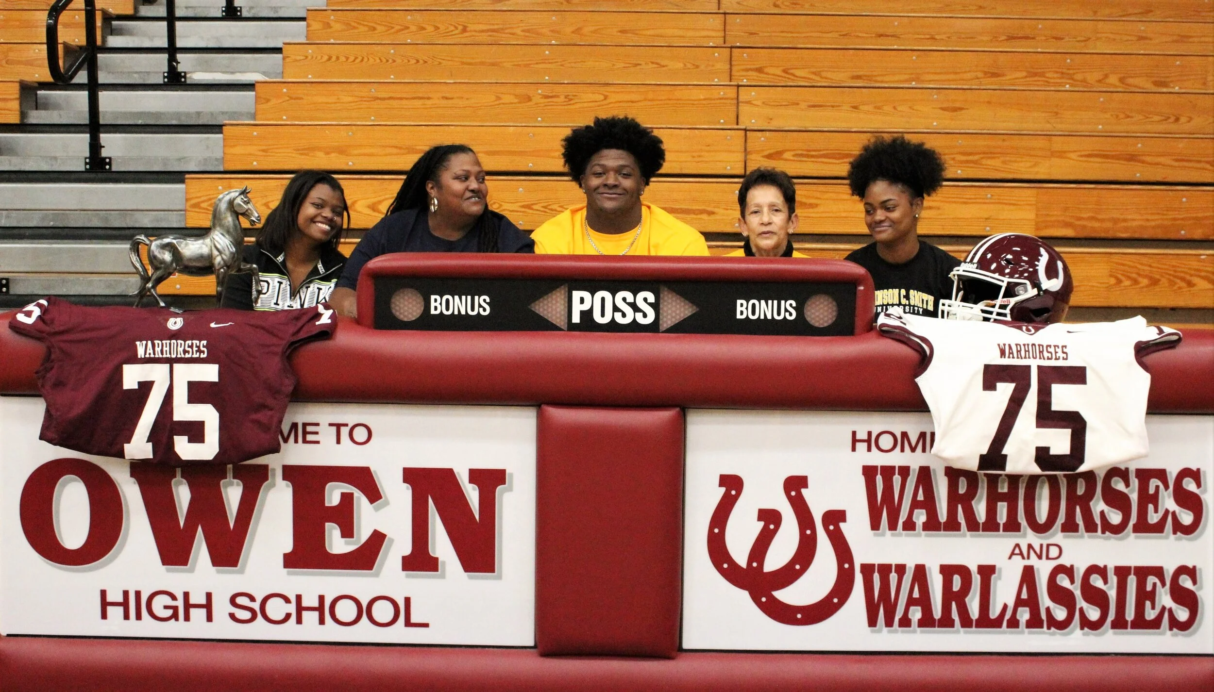 Saevion Gibbs signs with Johnson C. Smith University 