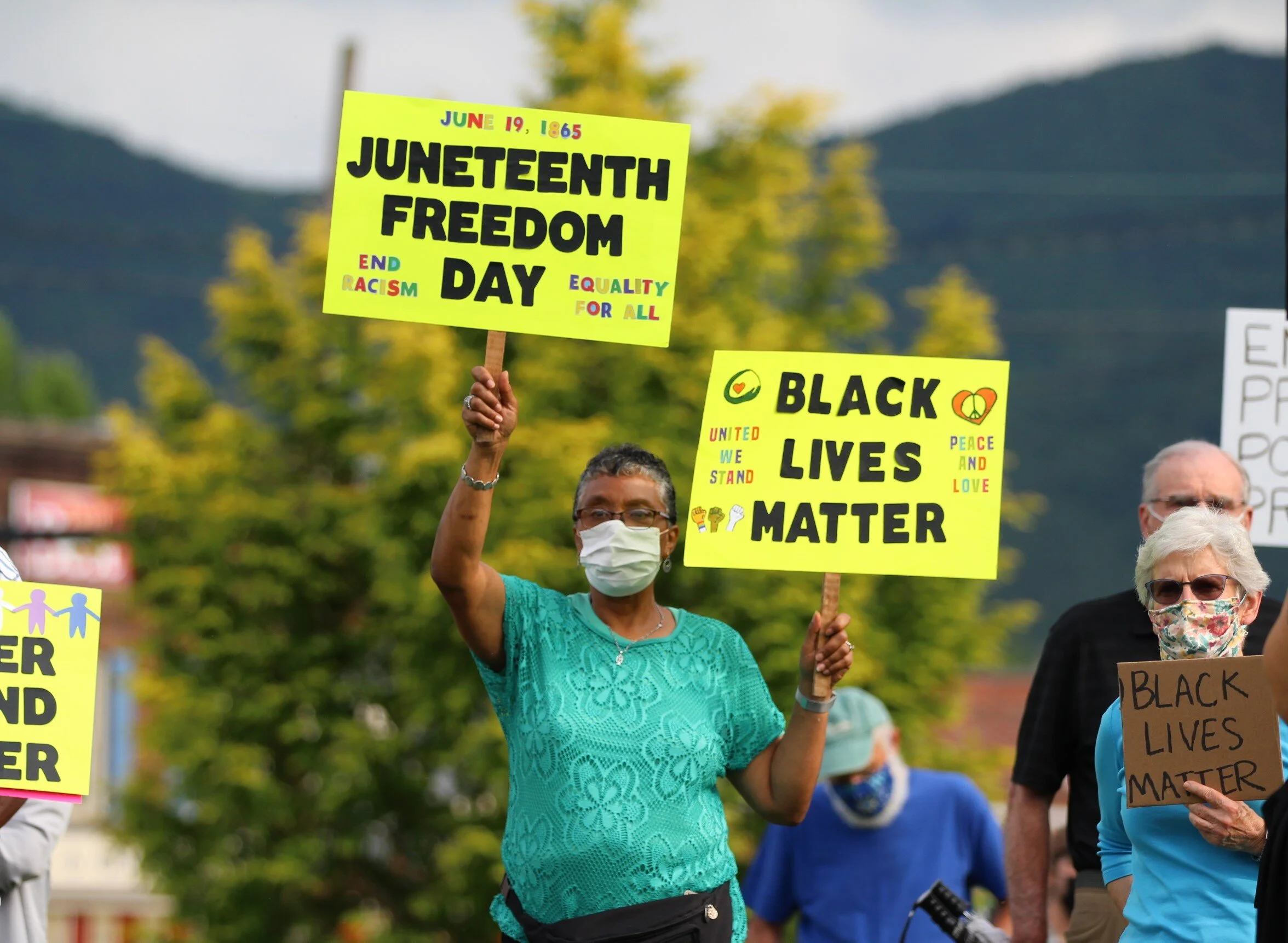 The Swannanoa Valley shows up to say Black Lives Matter 
