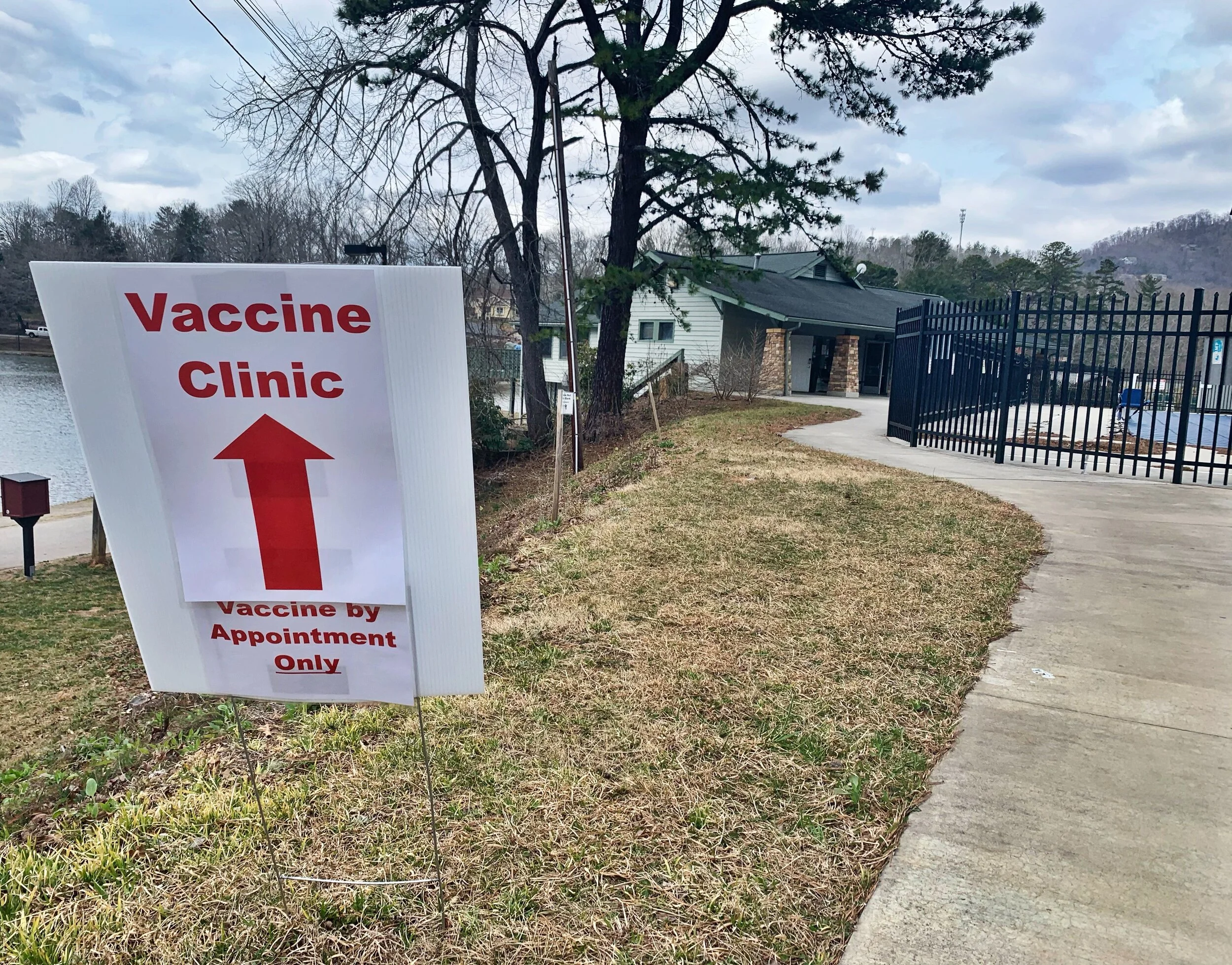 Lakeview Center opens COVID-19 vaccination site 