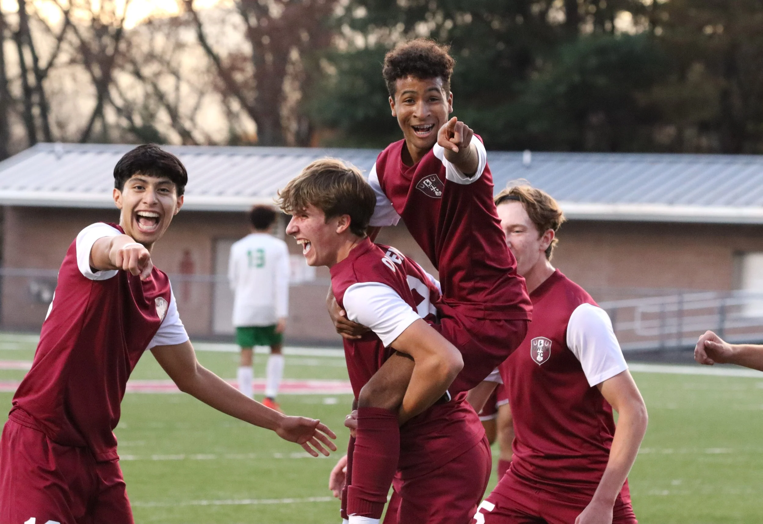 Warhorses scare up a playoff win on Halloween