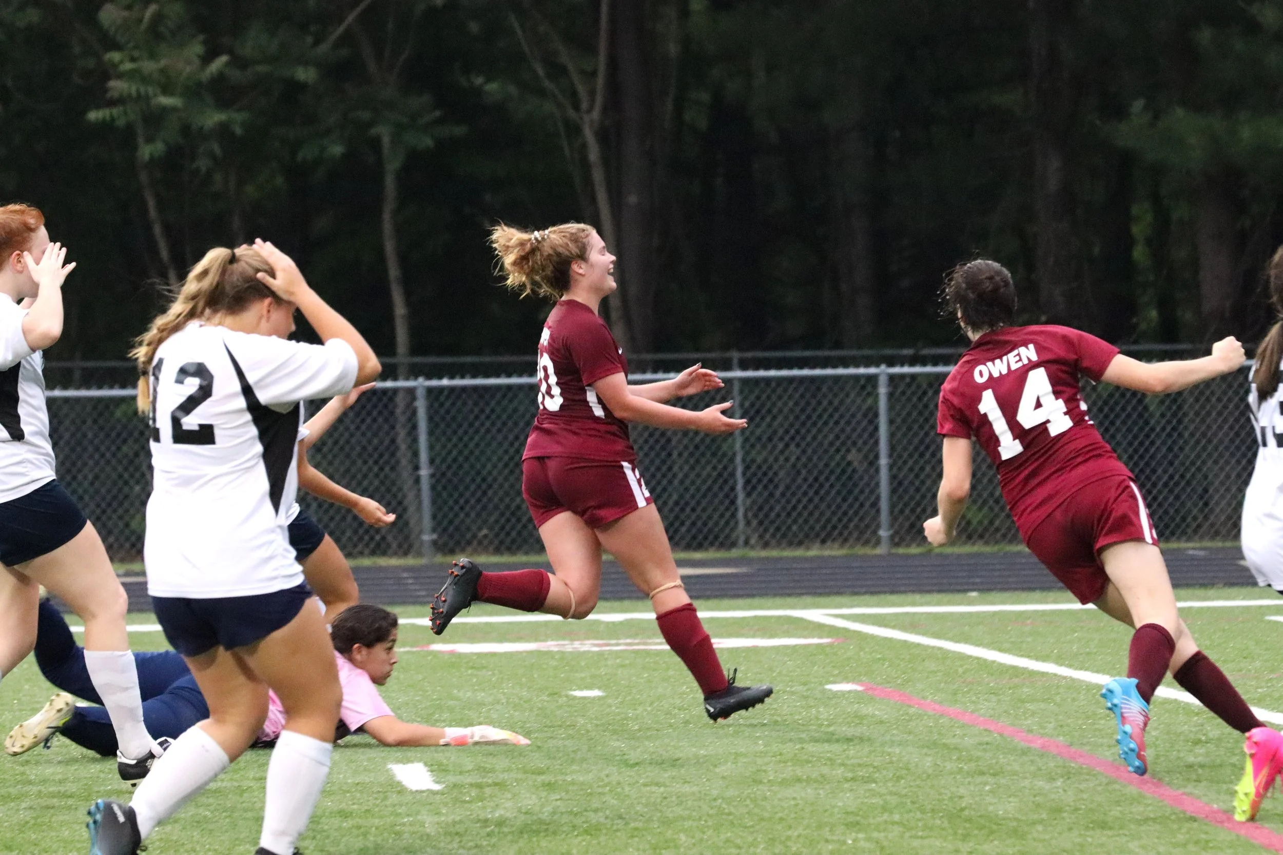 Warlassies open playoffs with home victory