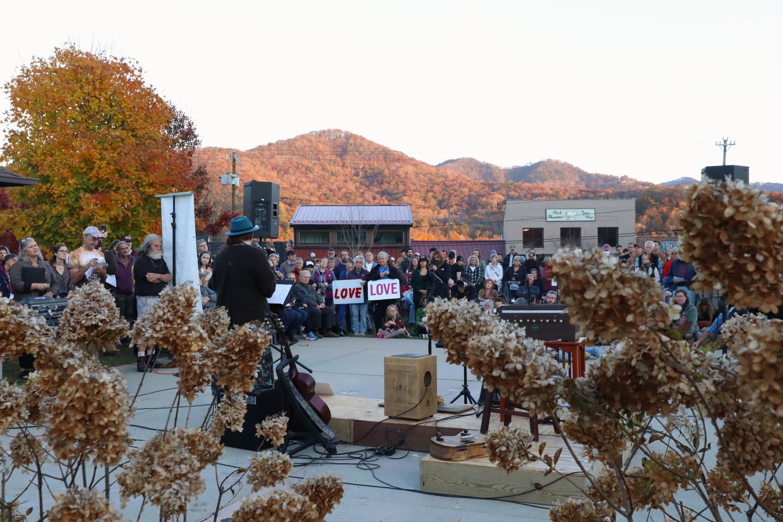 Black Mountain mourns in the aftermath of a disaster