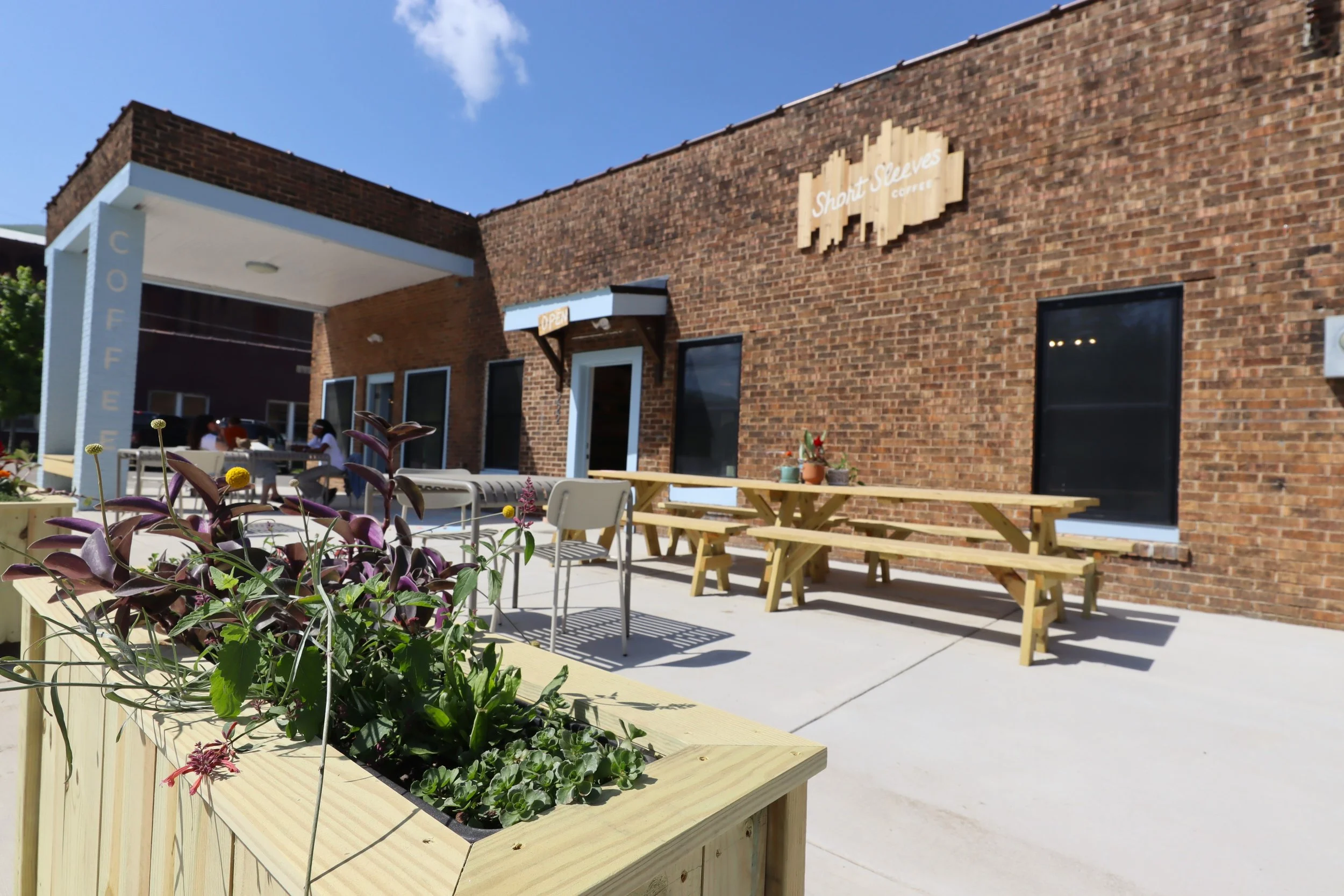 Short Sleeves Coffee blends serious flavor in relaxed atmosphere