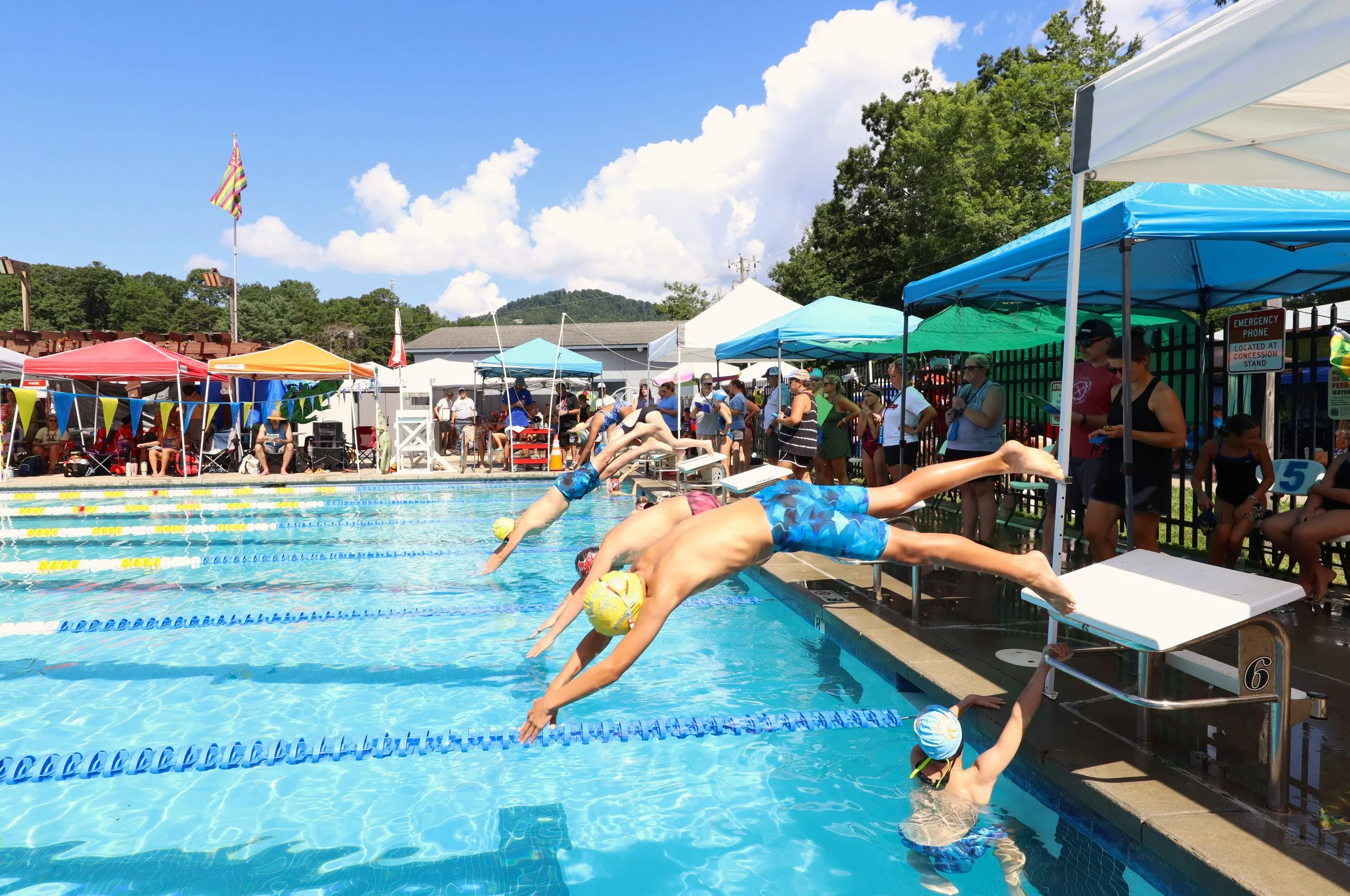 Stingrays race to second in season finale