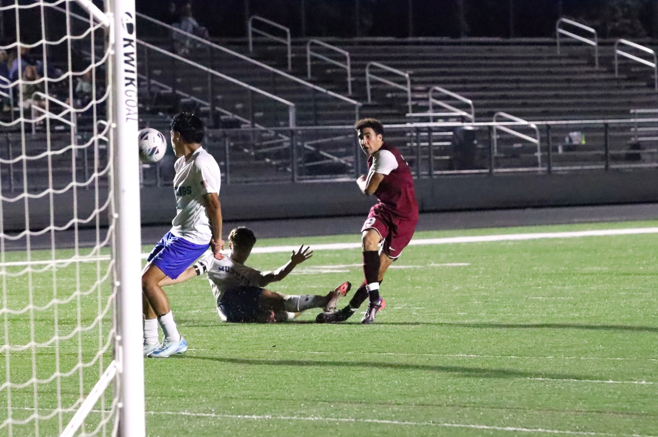 Warhorses bounce back with home victory over Smoky Mountain