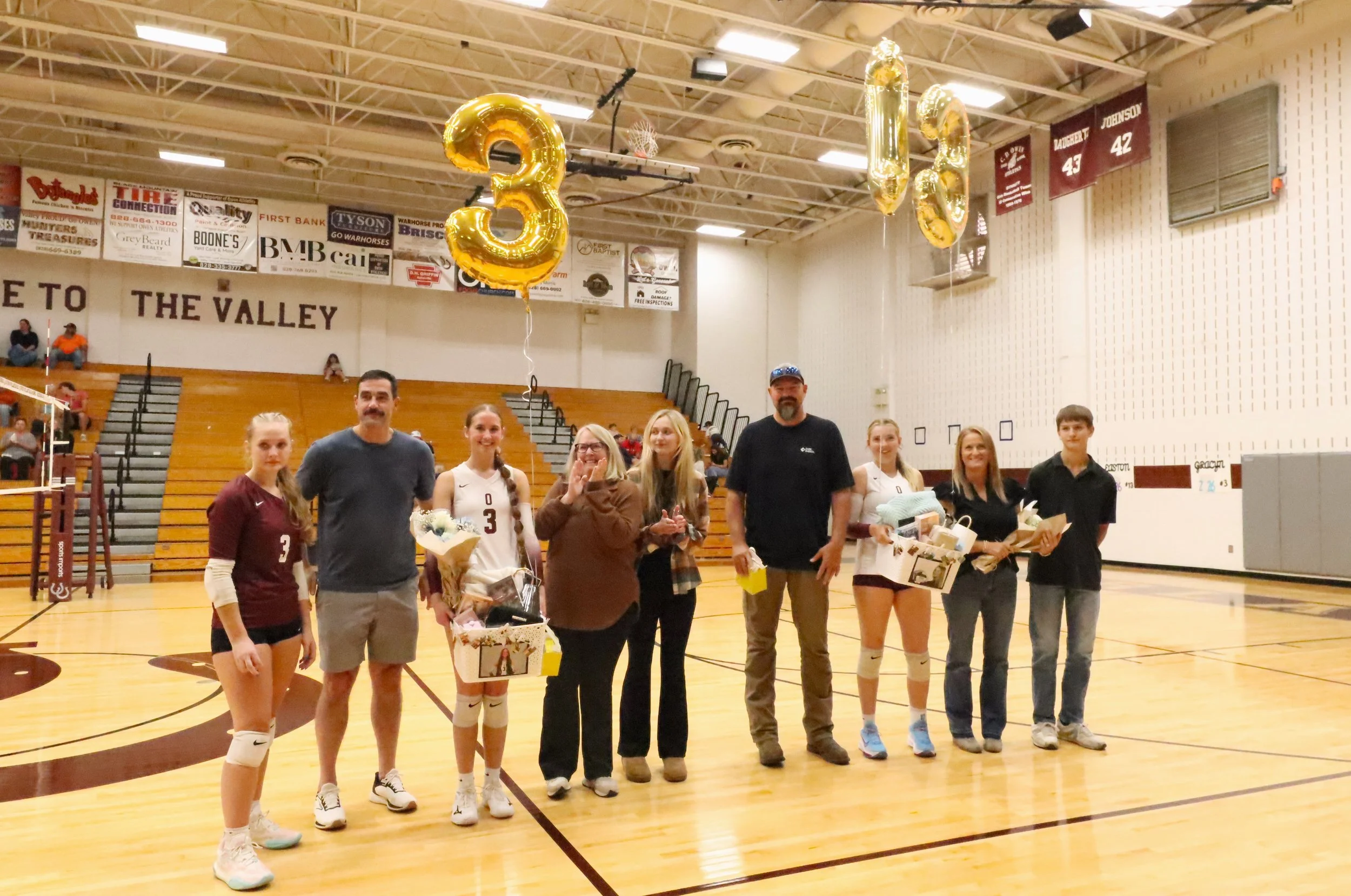 Warlassies reward seniors with 3-0 victory in regular season home finale